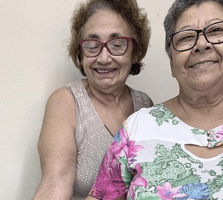 2 дами відзначили 30-річчя своєї дружби, нарубав парні тату з зображенням того, що вони люблять найбільше