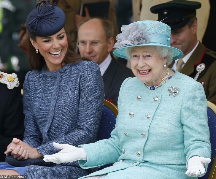 20+ фактів про Єлизаветі II, які краще всього показують, що королева — це лише титул