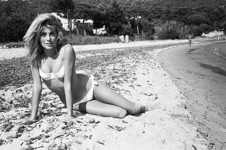 20 пляжних образів від легендарних актрис XX століття, у яких можна запозичити ідею і для себе