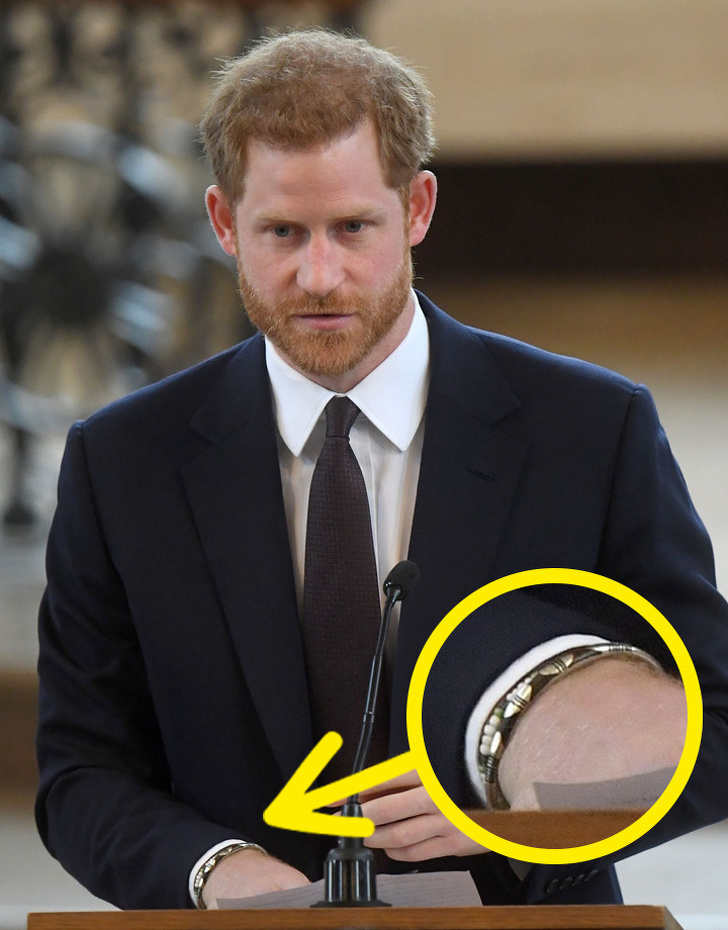 20 років англійський принц носить один скромний браслет (Є думка, що це пам’ять про особисту драму)