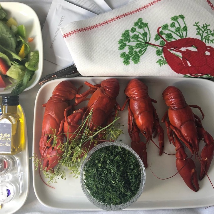 20+ сюрпризів і особливих послуг, про яких вас не попередили під час минулого польоту