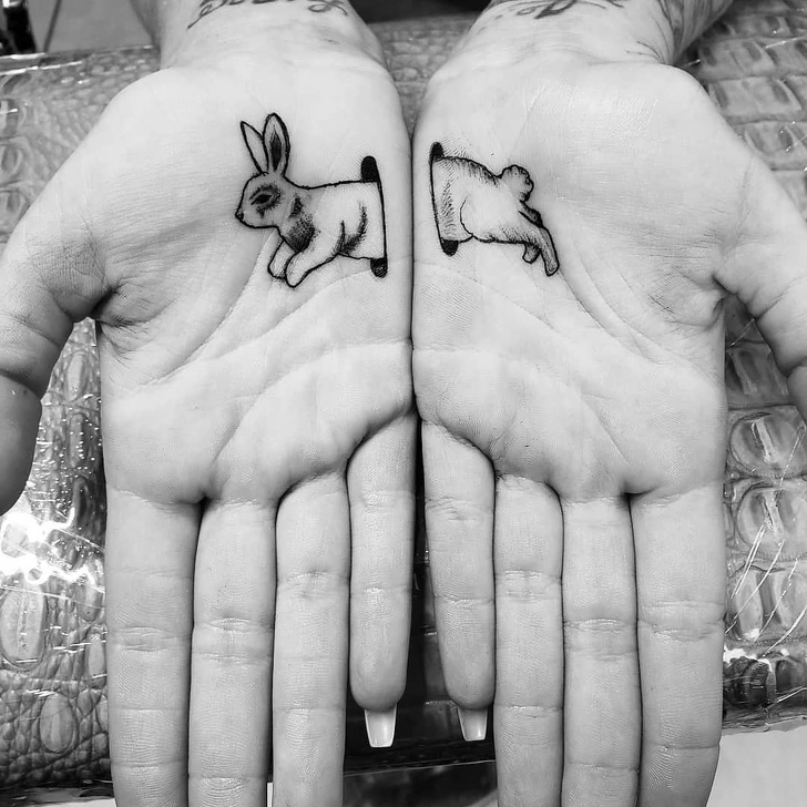 20+ татуювань, які будуть круто виглядати на долонях