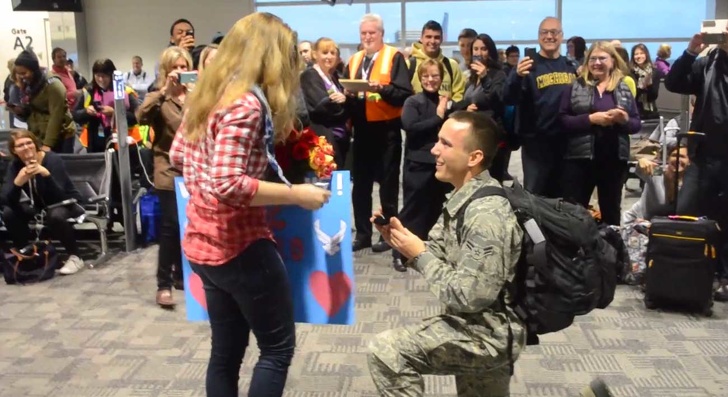 20+ влучних знімків з аеропорту, які оцінить будь авіапасажир