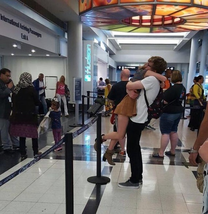 20+ влучних знімків з аеропорту, які оцінить будь авіапасажир