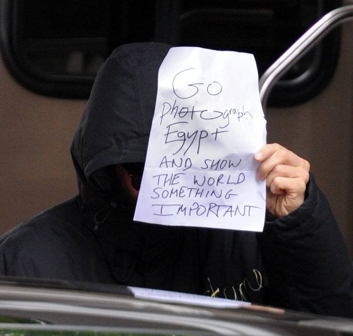 20+ знаменитостей, які геніально відреагували на папарацці (Алек Болдуін той вигадник)