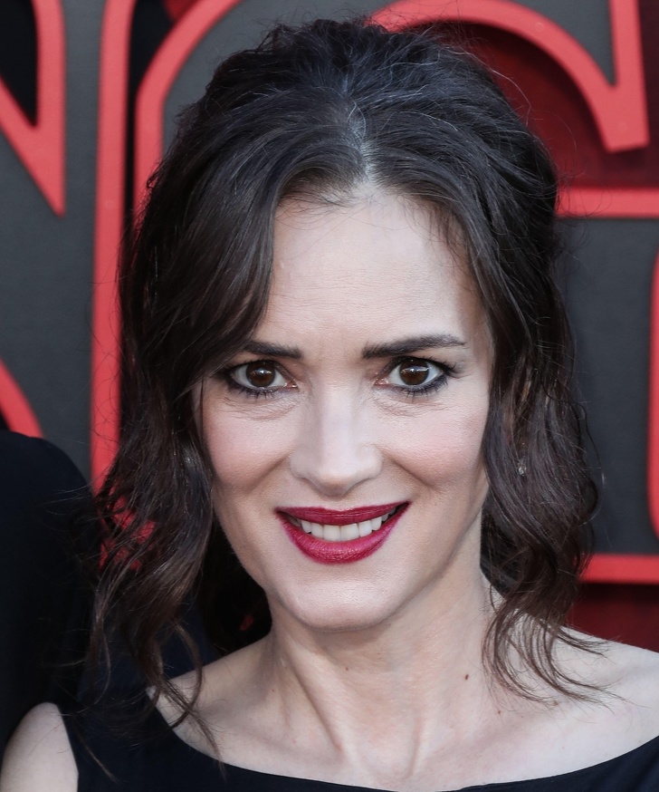 20+ зоряних жінок, які не здригаються при вигляді нового сивого волоска