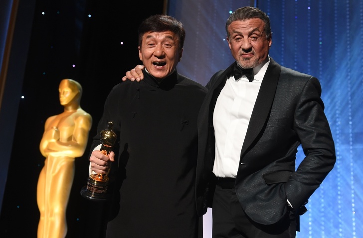 23 несподіваних факту про Джекі Чан (У 18 років він ледве вмів читати, а в 63 отримав «Оскар»)