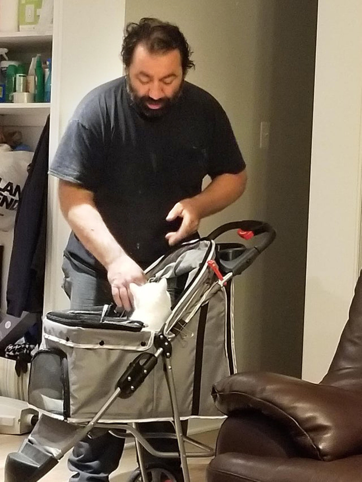 25 брутальних чоловіків, які колись були проти домашніх тварин