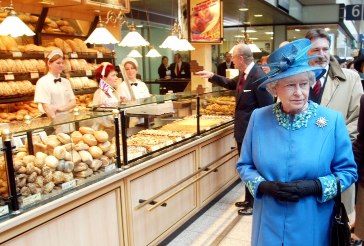 25 фото, які доводять, що повсякденне життя королеви Єлизавети II часом майже не відрізняється від нашої