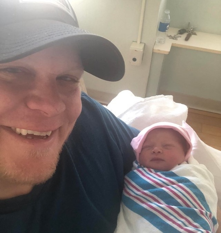 25 пап, які не стали стримувати емоції при вигляді своєї новонародженої дитини