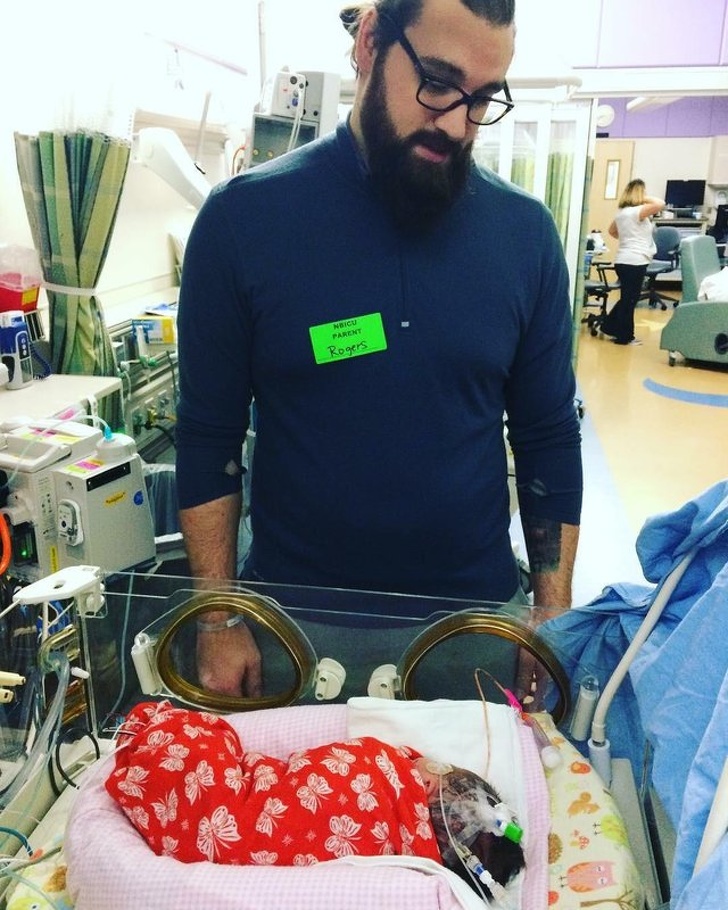 25 пап, які не стали стримувати емоції при вигляді своєї новонародженої дитини