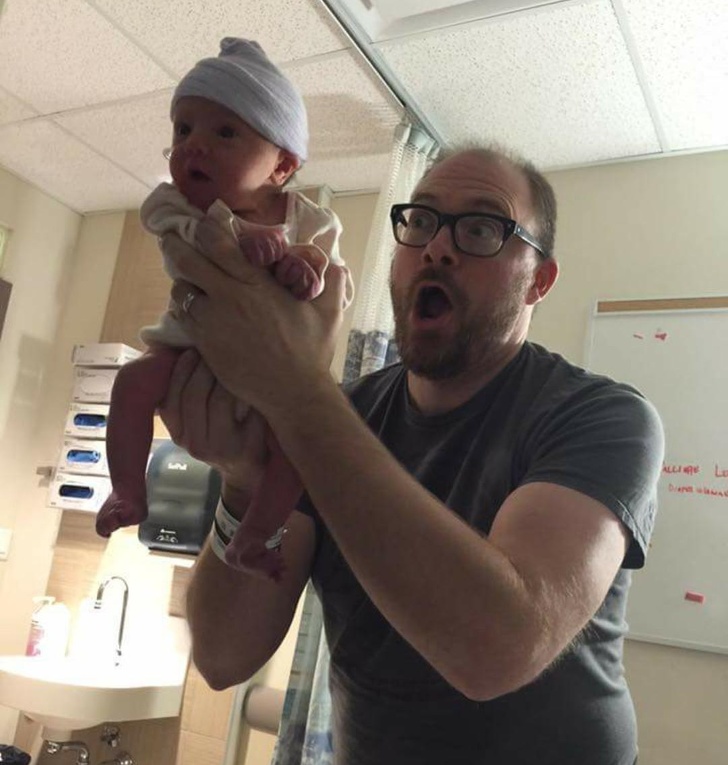 25 пап, які не стали стримувати емоції при вигляді своєї новонародженої дитини