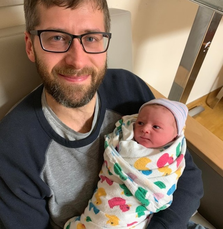 25 пап, які не стали стримувати емоції при вигляді своєї новонародженої дитини