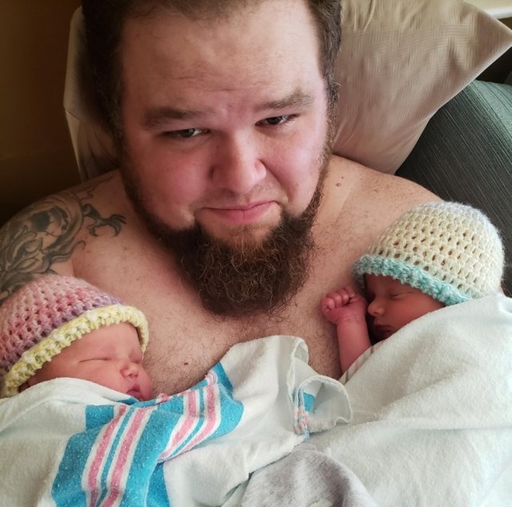 25 пап, які не стали стримувати емоції при вигляді своєї новонародженої дитини