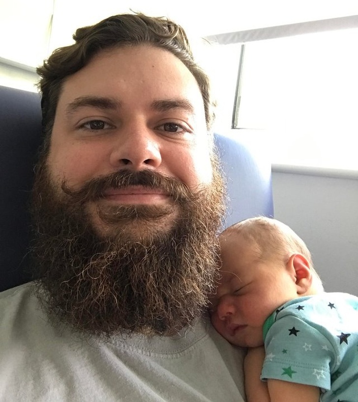 25 пап, які не стали стримувати емоції при вигляді своєї новонародженої дитини