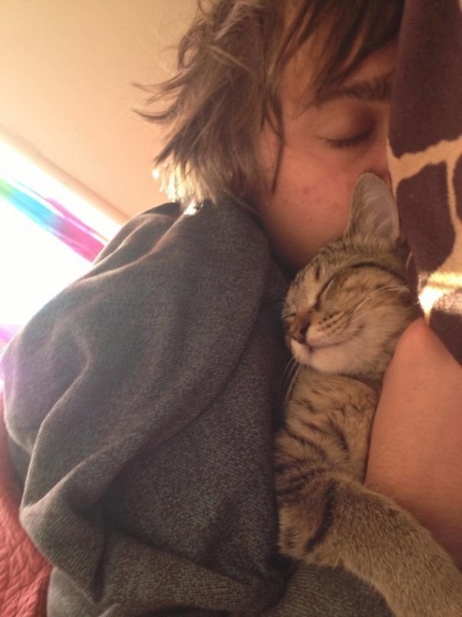 26 ревнивих тварин, які обрали свого чоловіка і не мають наміру ділити її з ким-то ще