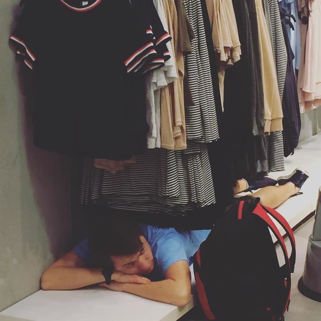 28 фотографій чоловіків, чия сила волі гартувалася в магазинах