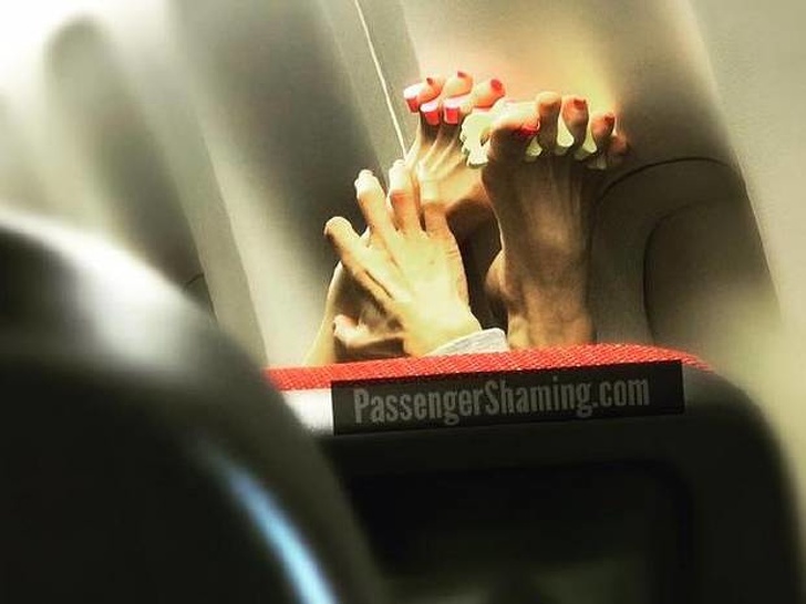 30 типів пасажирів, з якими ви точно не захочете сидіти на сусідніх кріслах