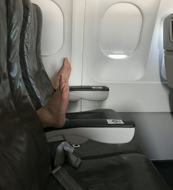 30 типів пасажирів, з якими ви точно не захочете сидіти на сусідніх кріслах
