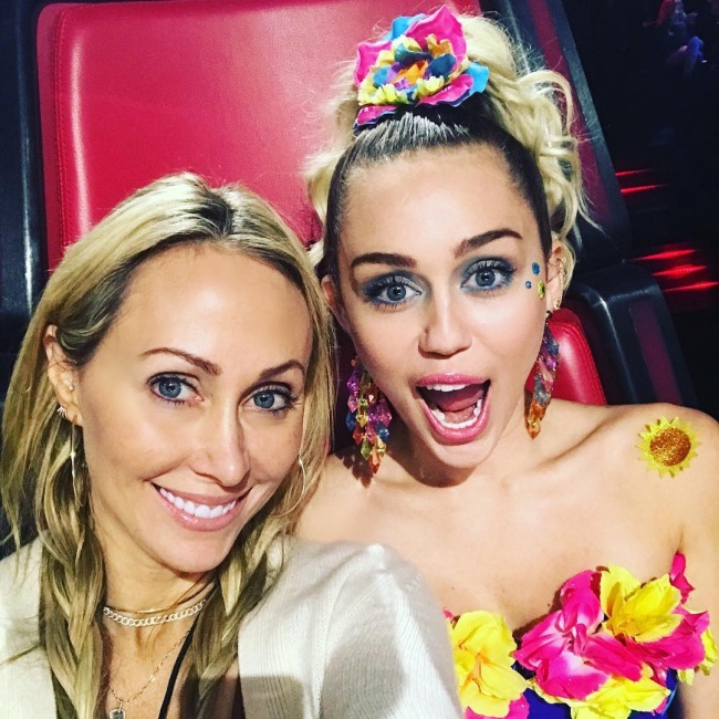 32 чудово молоді мами, яких можна переплутати з їх дочками