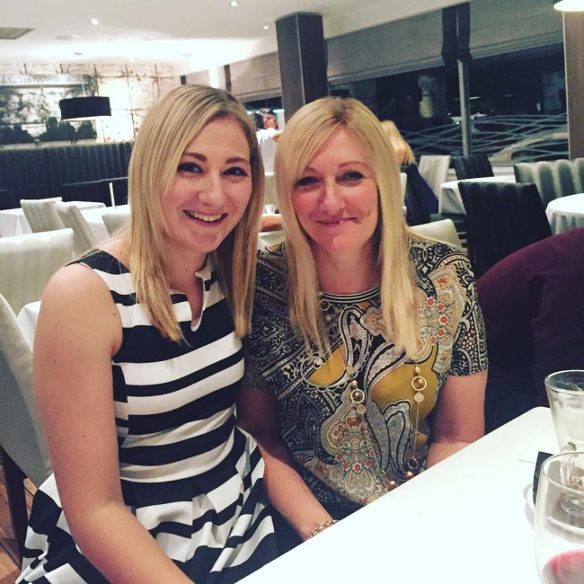 32 чудово молоді мами, яких можна переплутати з їх дочками