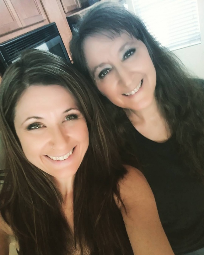 32 чудово молоді мами, яких можна переплутати з їх дочками