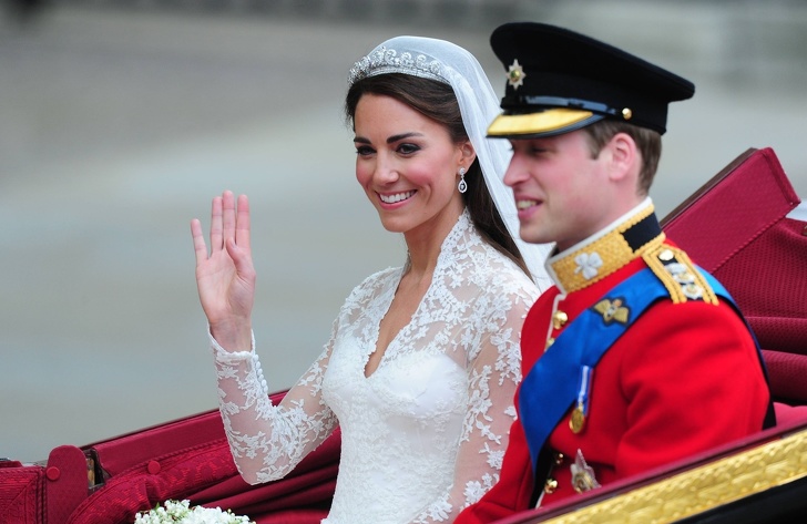 8 столітніх правил, які не раз порушували члени королівської сім’ї, забувши про пристойність