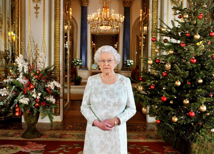 8 столітніх правил, які не раз порушували члени королівської сім’ї, забувши про пристойність