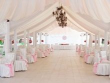 Прикраса залу на весілля (86 фото): оформлення весільного банкетного приміщення в стилі «рустик» та інших