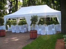 Прикраса залу на весілля (86 фото): оформлення весільного банкетного приміщення в стилі «рустик» та інших