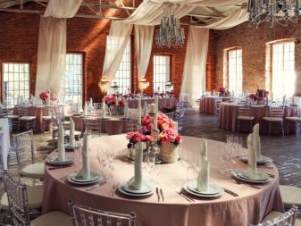 Прикраса залу на весілля (86 фото): оформлення весільного банкетного приміщення в стилі «рустик» та інших