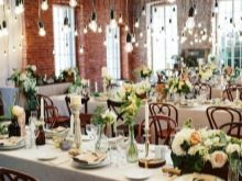 Прикраса залу на весілля (86 фото): оформлення весільного банкетного приміщення в стилі «рустик» та інших