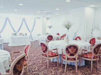 Прикраса залу на весілля (86 фото): оформлення весільного банкетного приміщення в стилі «рустик» та інших