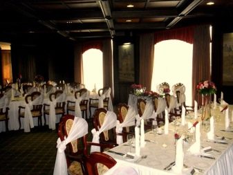 Прикраса залу на весілля (86 фото): оформлення весільного банкетного приміщення в стилі «рустик» та інших