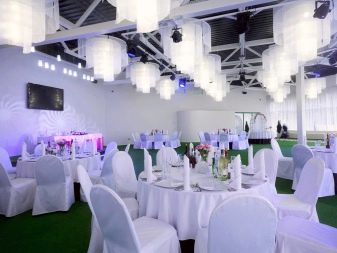 Прикраса залу на весілля (86 фото): оформлення весільного банкетного приміщення в стилі «рустик» та інших