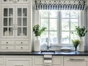 Проект кутової кухні (34 фото): дизайн-планування кухонних гарнітурів з правим і лівим кутом, варіанти розміщення меблів