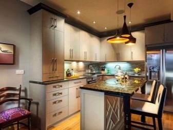 Проект кутової кухні (34 фото): дизайн-планування кухонних гарнітурів з правим і лівим кутом, варіанти розміщення меблів