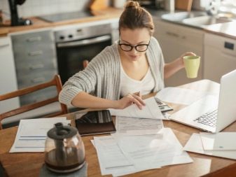 Професія коректор: в чому полягає робота коректора-редактора? Що робить корректировщик тексту згідно профстандарту? Скільки заробляє?