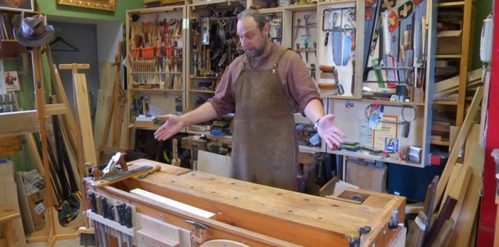 Різьба по дереву для початківців (29 фото): з чого почати? Уроки для новачків, основи простих технік. Як вирізати візерунки по кресленнях покроково?