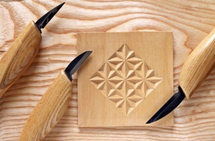 Різьба по дереву для початківців (29 фото): з чого почати? Уроки для новачків, основи простих технік. Як вирізати візерунки по кресленнях покроково?