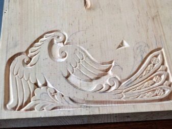 Різьба по дереву для початківців (29 фото): з чого почати? Уроки для новачків, основи простих технік. Як вирізати візерунки по кресленнях покроково?