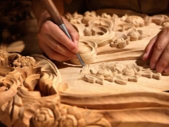 Різьба по дереву для початківців (29 фото): з чого почати? Уроки для новачків, основи простих технік. Як вирізати візерунки по кресленнях покроково?