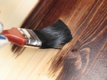 Різьблені ліжка (44 фото): моделі з масиву дерева, з різьбленим узголів’ям, дерев’яні двоспальні і односпальні моделі з різьбленням, дитячі ліжка