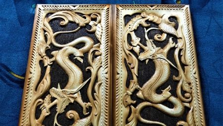 Різьблені нарди (26 фото): огляд моделей ручної роботи з геометричними бортами та інших, тонкощі виробництва дерев’яних різьблених нард