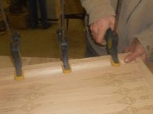 Різьблені нарди (26 фото): огляд моделей ручної роботи з геометричними бортами та інших, тонкощі виробництва дерев’яних різьблених нард