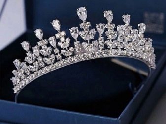 Різниця між алмазом і діамантом (21 фото): чим вони відрізняються один від одного? Що з них дорожче?