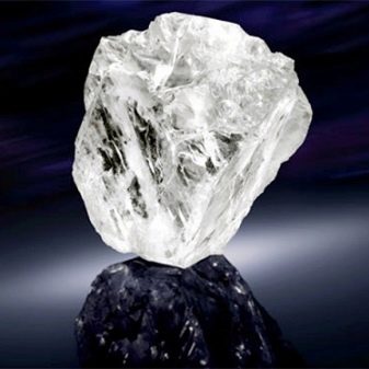 Різниця між алмазом і діамантом (21 фото): чим вони відрізняються один від одного? Що з них дорожче?