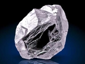 Різниця між алмазом і діамантом (21 фото): чим вони відрізняються один від одного? Що з них дорожче?