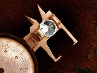 Різниця між алмазом і діамантом (21 фото): чим вони відрізняються один від одного? Що з них дорожче?