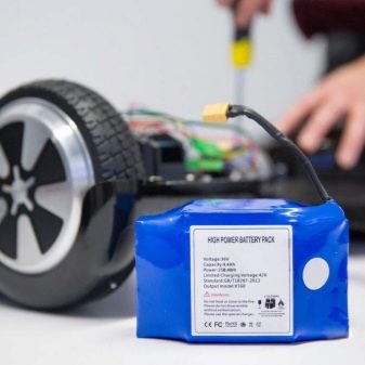 Різниця між гироскутером і сігвея: що краще вибрати для дитини? Чим вони відрізняються в управлінні?